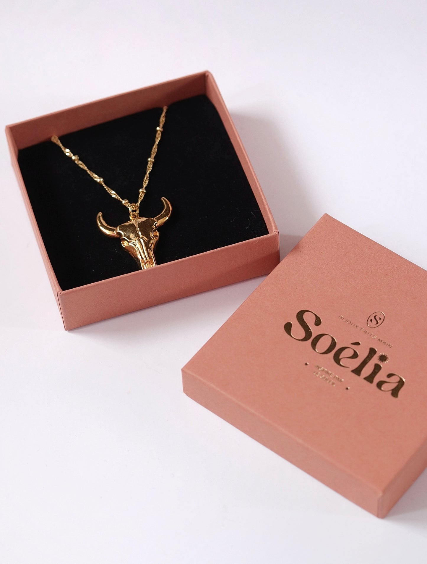 offrir des bijoux faits main